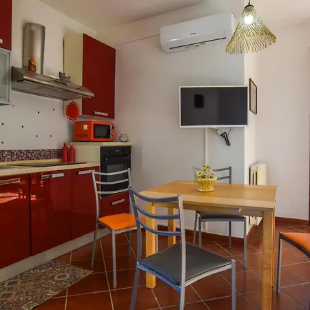 Holiday home 4 Bedroom Stunning In Trabia