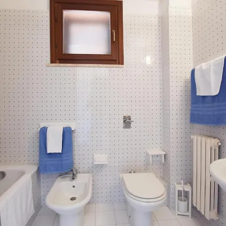 Casa vacanze 4 Bedroom Stunning In Trabia